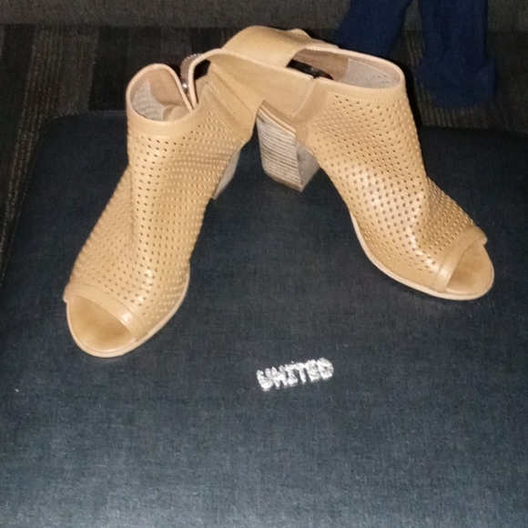 Woman shoes - Picture 6 of 6